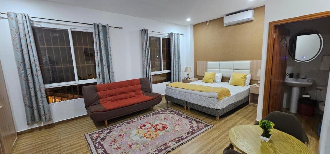 Aparthotel July Lower Prince's Quarter Zewnętrze zdjęcie